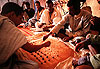 Jeu de dames sous la tente maure