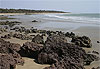 Plage aux rochers