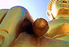 Sur une colline un grand Bouddha
