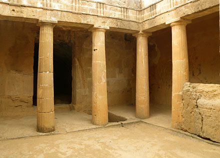 Dionysos, Th�s�e et les autres