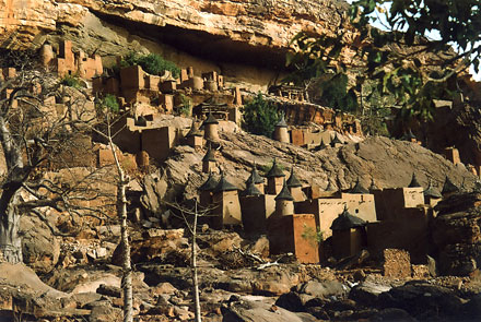 Pays Dogon, le Mali � flanc de falaise