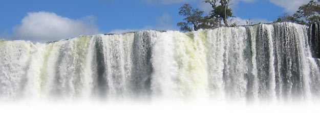Les plus belles chutes d'eau du monde. Photo : Iguaçu par Thibaut Divoux