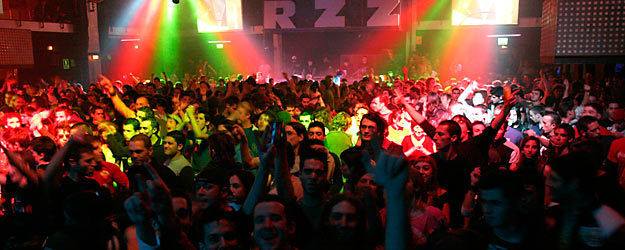 10 villes où faire la fête ! Photo : © Sala Razzmatazz