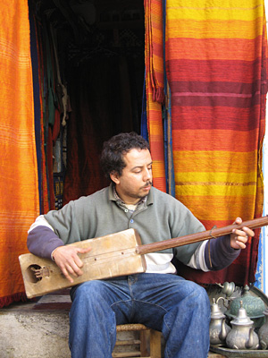 Le gnaoua et ses rythmes envo�tants