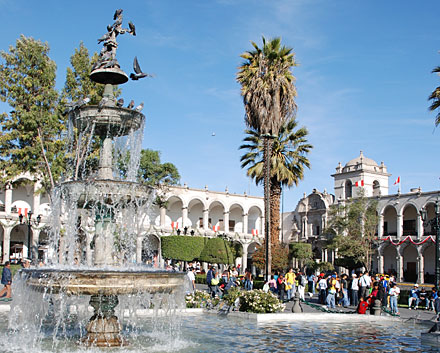 Sur la Plaza de Armas