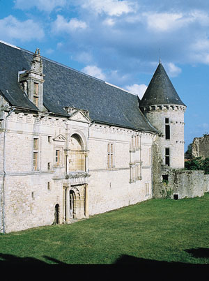  Ch�teau d�Assier Copyright CMN
