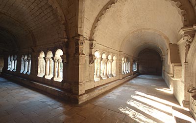  Abbaye de Montmajour � Arles Copyright CMN